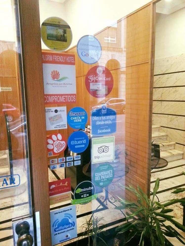 波尼连普拉亚酒店 希洪 外观 照片